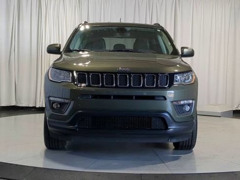 Used 2018 Jeep Compass Latitude w/ Cold Weather Group AWD/4WD image 3