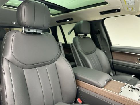 New 2026 Land Rover Range Rover Long Wheelbase SE AWD/4WD image 6