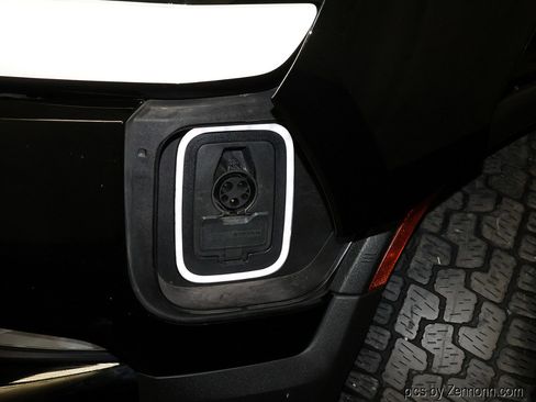 Used 2023 Rivian R1S Launch Edition image 40