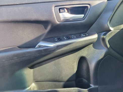 Used 2017 Toyota Camry LE FWD image 18