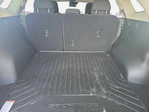 Certified 2025 Kia Sportage LX FWD image 10
