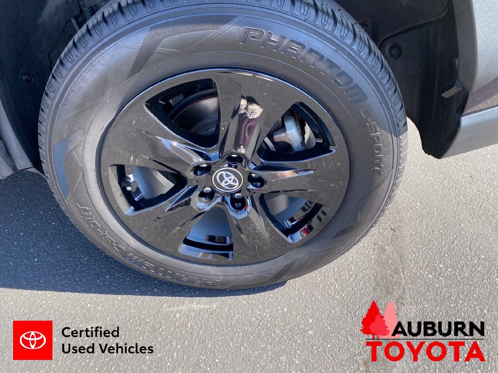Certified 2021 Toyota RAV4 XLE w/ XLE Grade Weather Package AWD/4WD image 25