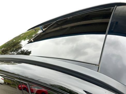 Used 2019 Mercedes-Benz GLC 300 4MATIC image 28