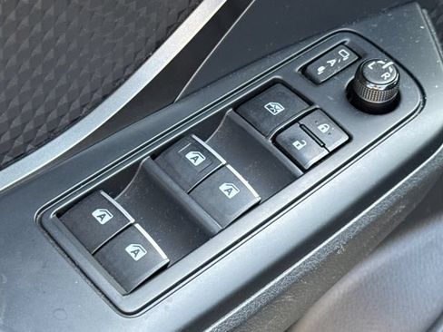 Used 2018 Toyota C-HR XLE FWD image 18