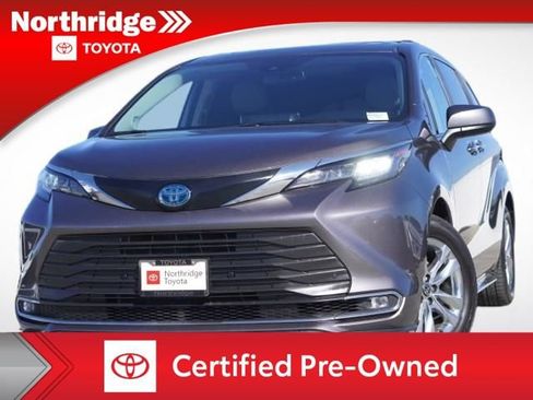Certified 2022 Toyota Sienna XLE w/ XLE Plus Package image 1