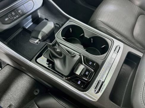 Used 2025 Kia Carnival SX Prestige FWD image 22