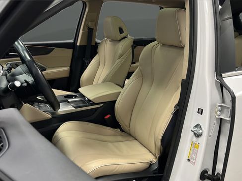 Used 2023 Acura MDX SH-AWD w/ Advance Package image 9