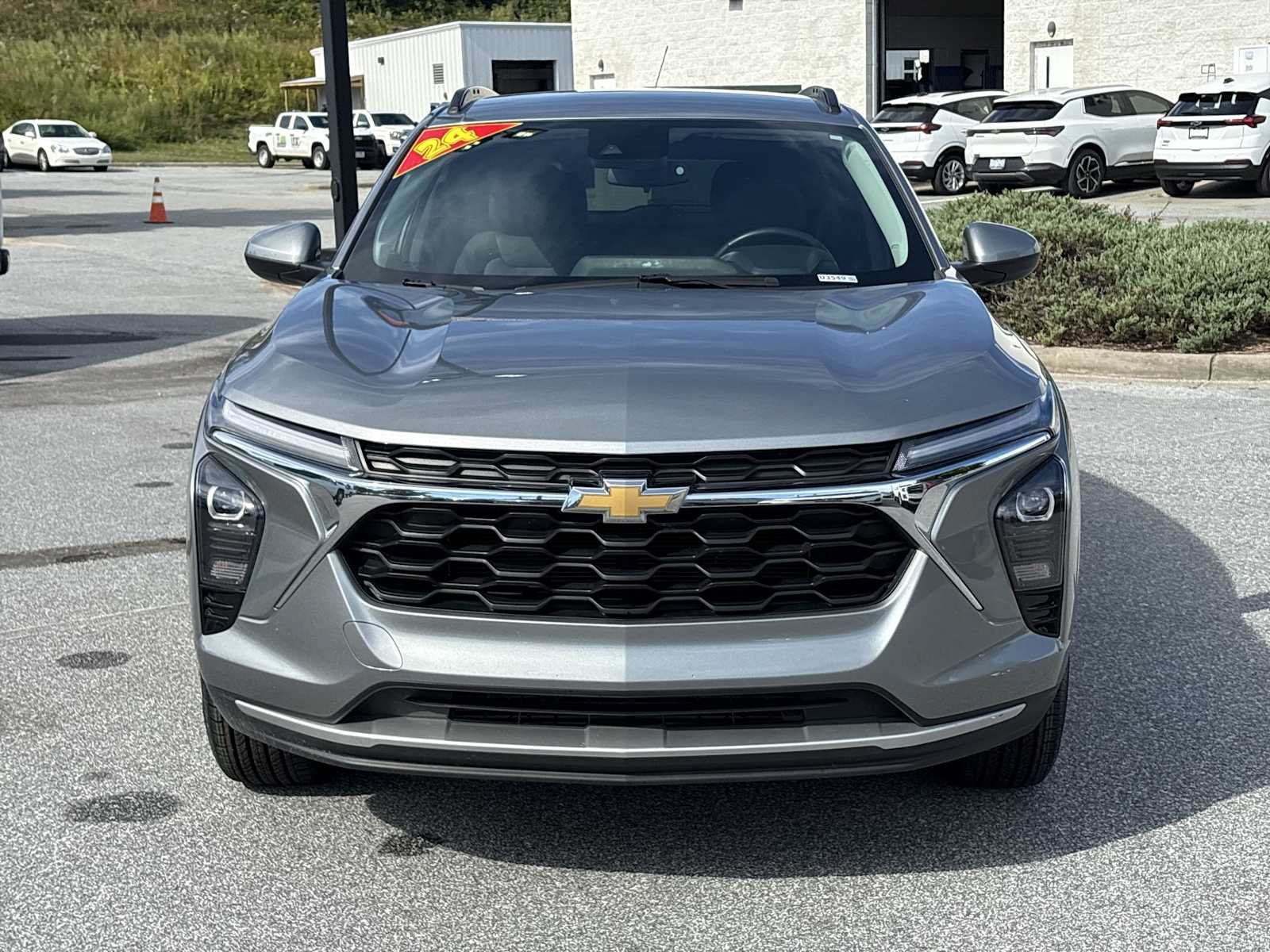 Used 2024 Chevrolet Trax LT w/ Driver Confidence Package FWD image 3