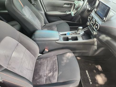 Used 2025 Nissan Sentra SR FWD image 15