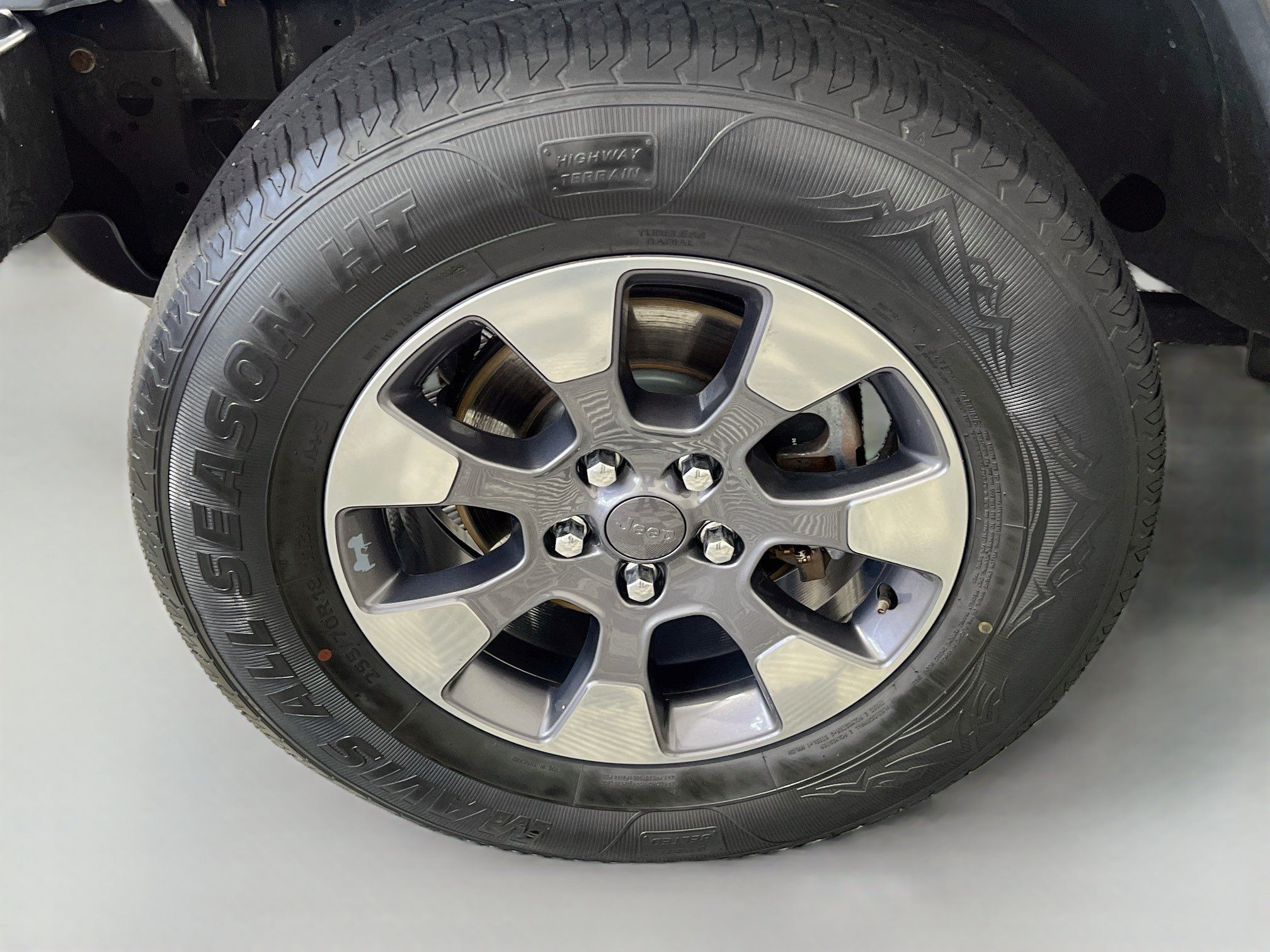 Used 2018 Jeep Wrangler Unlimited Sahara AWD/4WD image 14