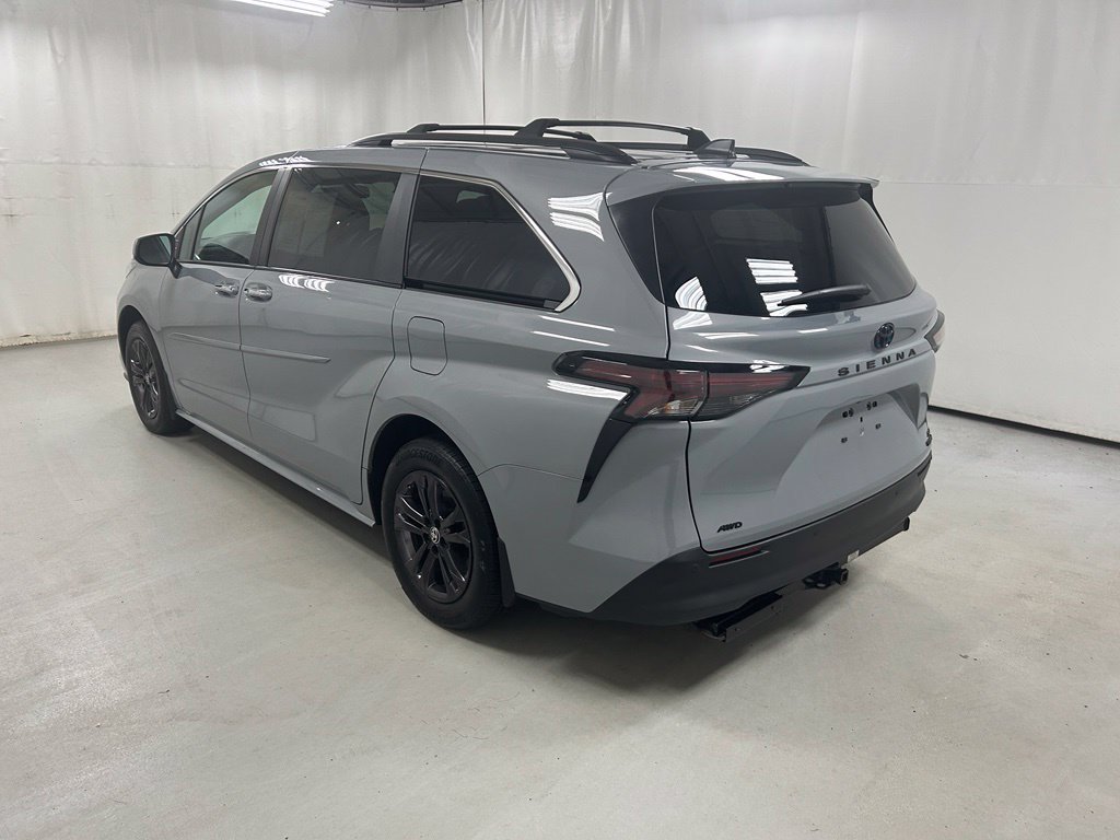 Certified 2024 Toyota Sienna XLE Woodland Edition AWD/4WD image 7