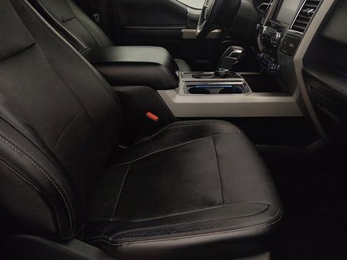 Used 2015 Ford F150 Lariat image 21