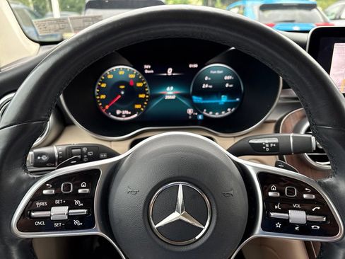 Used 2022 Mercedes-Benz GLC 300 4MATIC image 21