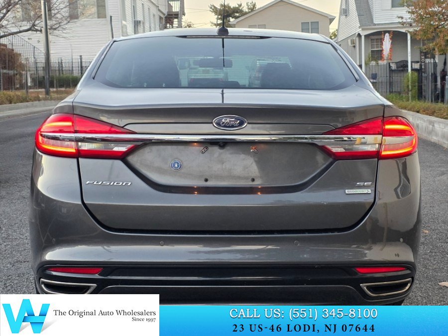 Used 2017 Ford Fusion SE w/ Fusion SE Technology Package AWD/4WD image 5