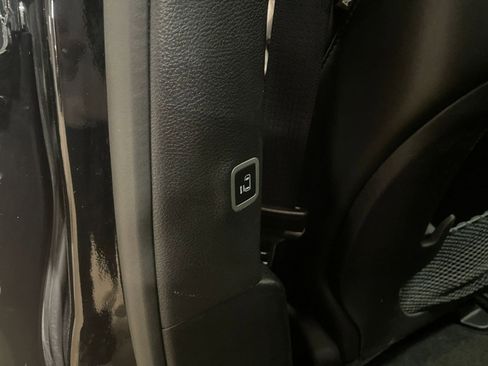 Used 2025 Chrysler Pacifica Limited image 20