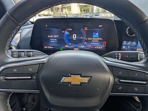 Used 2024 Chevrolet Blazer EV LT image 12