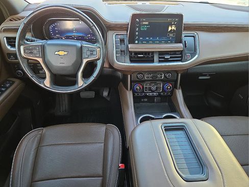 Used 2022 Chevrolet Suburban High Country AWD/4WD image 12