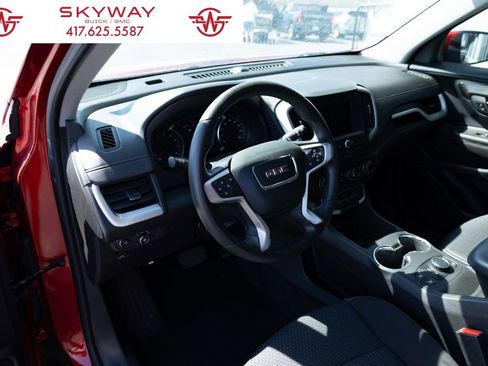 Used 2023 GMC Terrain SLE w/ Driver Convenience Package FWD image 18