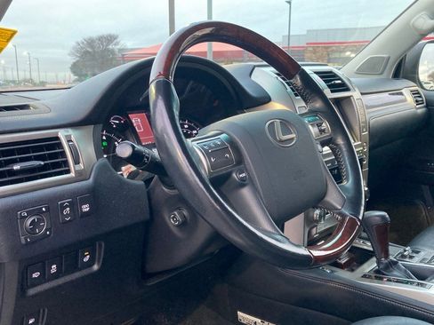 Used 2018 Lexus GX 460 Luxury w/ Preferred Accessory Package image 9