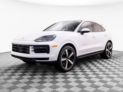 Certified 2025 Porsche Cayenne Coupe AWD/4WD image 1