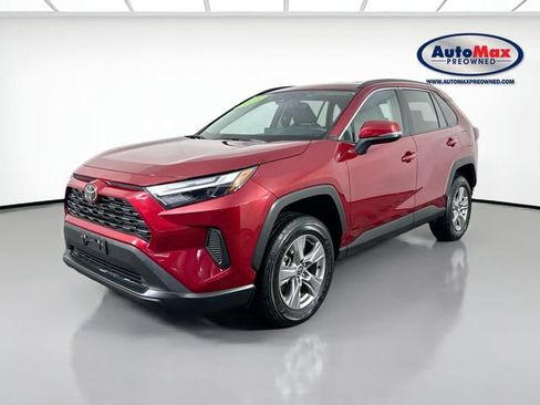 Used 2025 Toyota RAV4 XLE AWD/4WD image 4