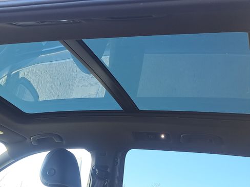 Used 2022 Volkswagen Tiguan SEL R-Line image 13