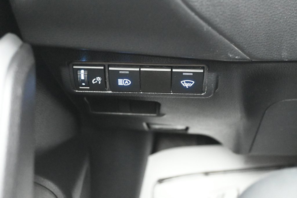 Used 2022 Toyota Corolla Cross LE AWD/4WD image 20