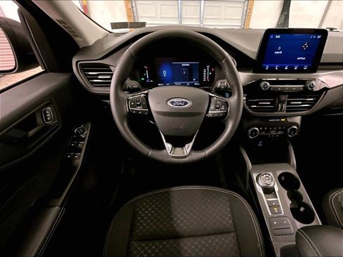 Certified 2023 Ford Escape Active AWD/4WD image 5