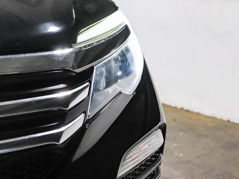 Used 2017 Honda Pilot Touring image 7
