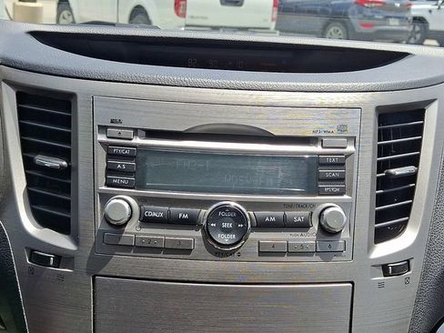 Used 2011 Subaru Outback 2.5i Premium AWD/4WD image 17