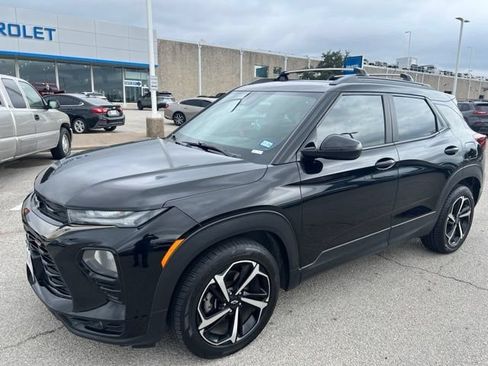 Used 2022 Chevrolet TrailBlazer RS FWD image 2