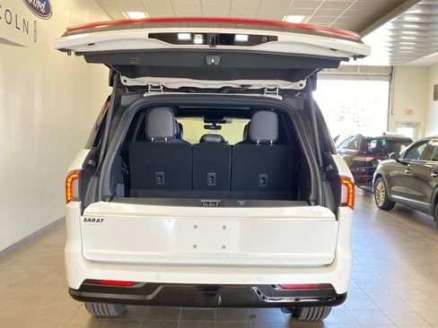 New 2026 Lincoln Navigator Black Label AWD/4WD image 37