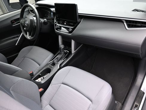 Used 2024 Toyota Corolla Cross AWD Hybrid image 38
