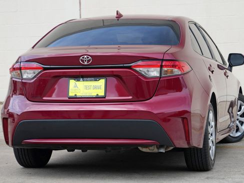 Used 2022 Toyota Corolla LE FWD image 4