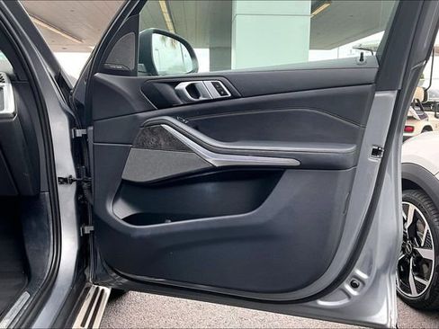 Used 2025 BMW X5 sDrive40i RWD image 19