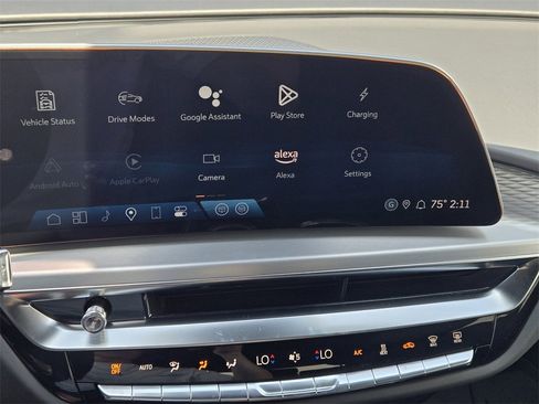 New 2025 Cadillac Lyriq Luxury image 18