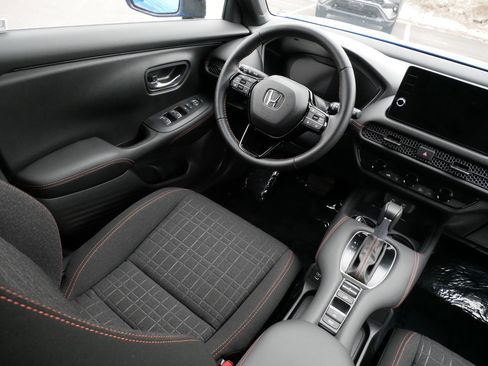 Certified 2026 Honda HR-V Sport image 9