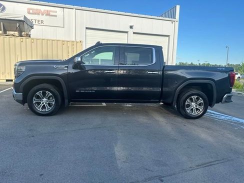 Used 2025 GMC Sierra 1500 SLT AWD/4WD image 2