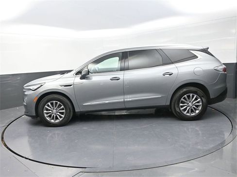 Used 2024 Buick Enclave Premium image 4