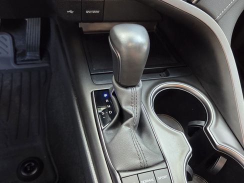 Used 2024 Toyota Camry SE w/ Convenience Package FWD image 30