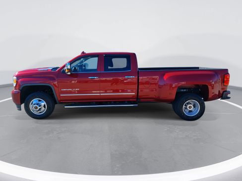 Used 2018 GMC Sierra 3500 Denali w/ Duramax Plus Package image 8