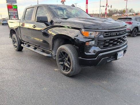 Used 2024 Chevrolet Silverado 1500 Custom Trail Boss w/ Turbomax Blackout Package image 1