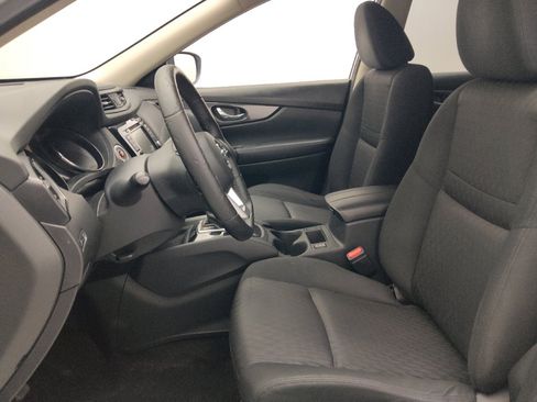 Used 2020 Nissan Rogue SV FWD image 17