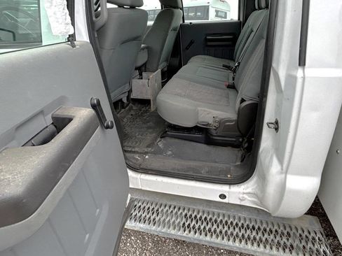 Used 2011 Ford F450 XL w/ High Capacity Trailer Tow Pkg image 11