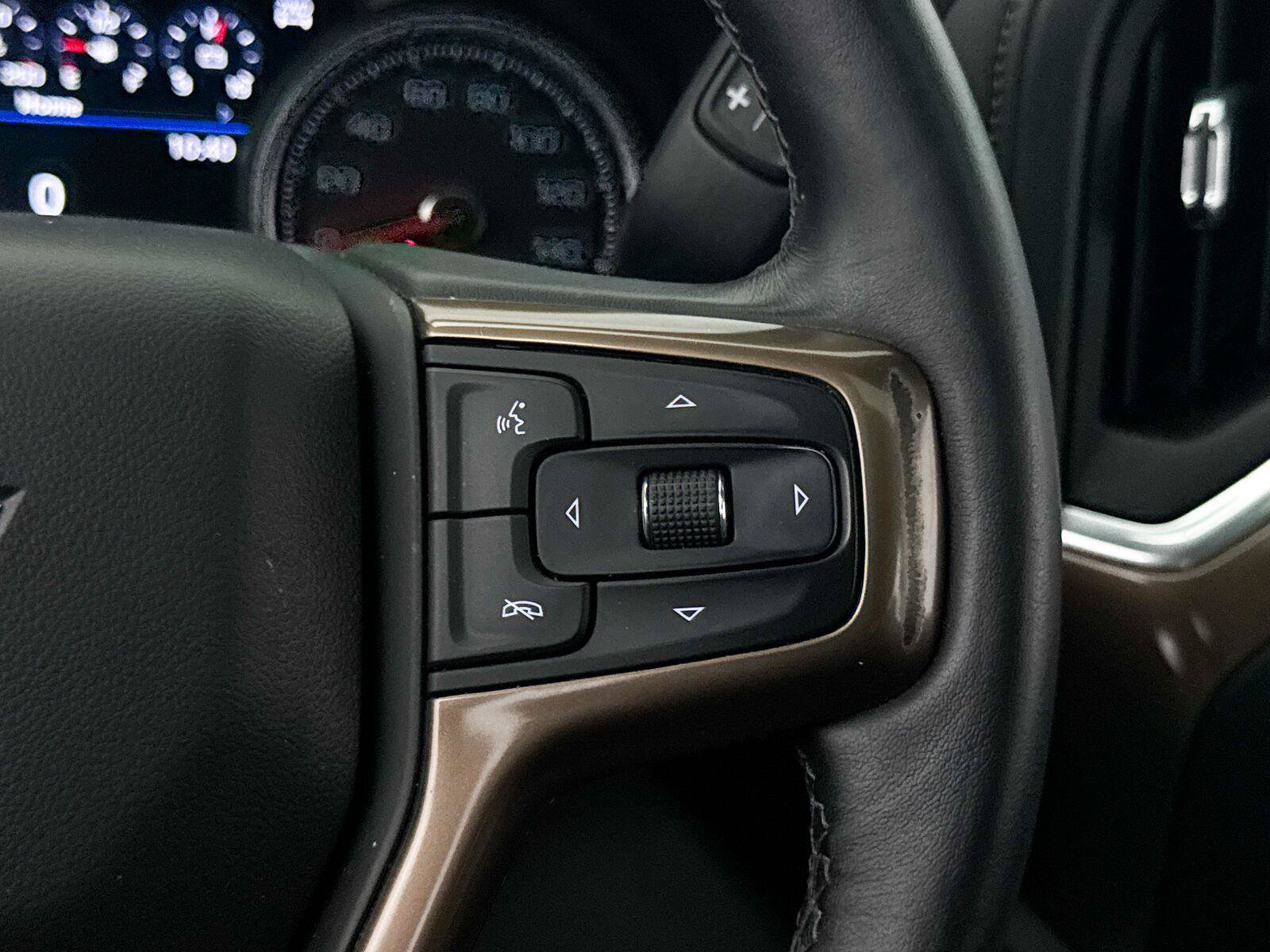 Used 2021 Chevrolet Silverado 2500 High Country w/ Technology Package AWD/4WD image 36