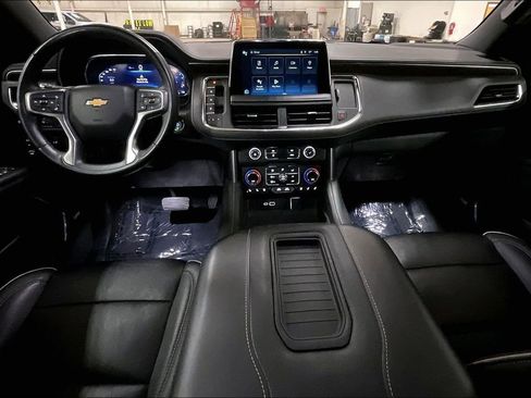 Used 2023 Chevrolet Suburban Premier image 14