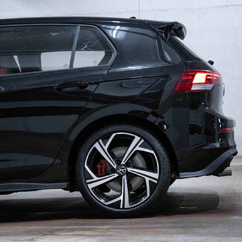 New 2026 Volkswagen GTI SE FWD image 4