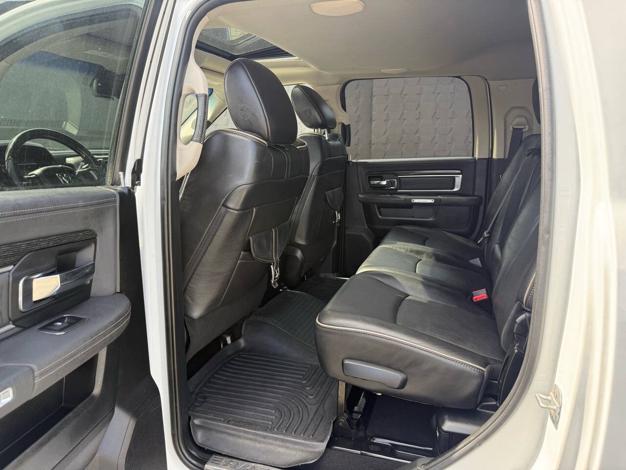Used 2015 RAM 2500 Limited AWD/4WD image 10