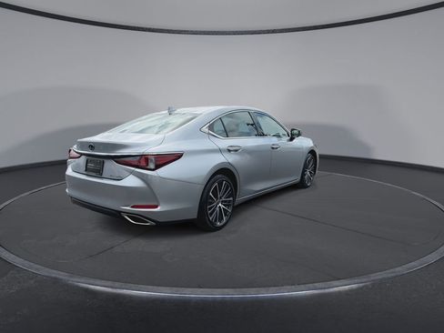 Used 2025 Lexus ES 350 w/ Premium Package image 8