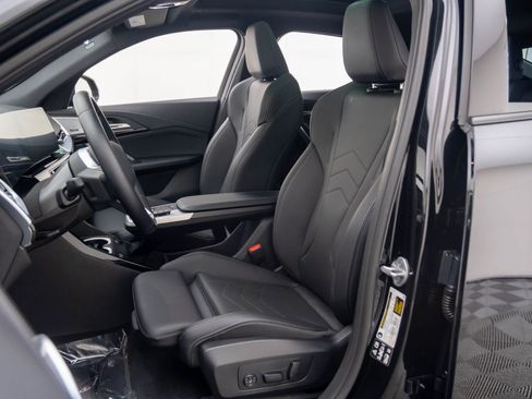 Certified 2025 BMW X2 xDrive28i w/ Premium Package image 17